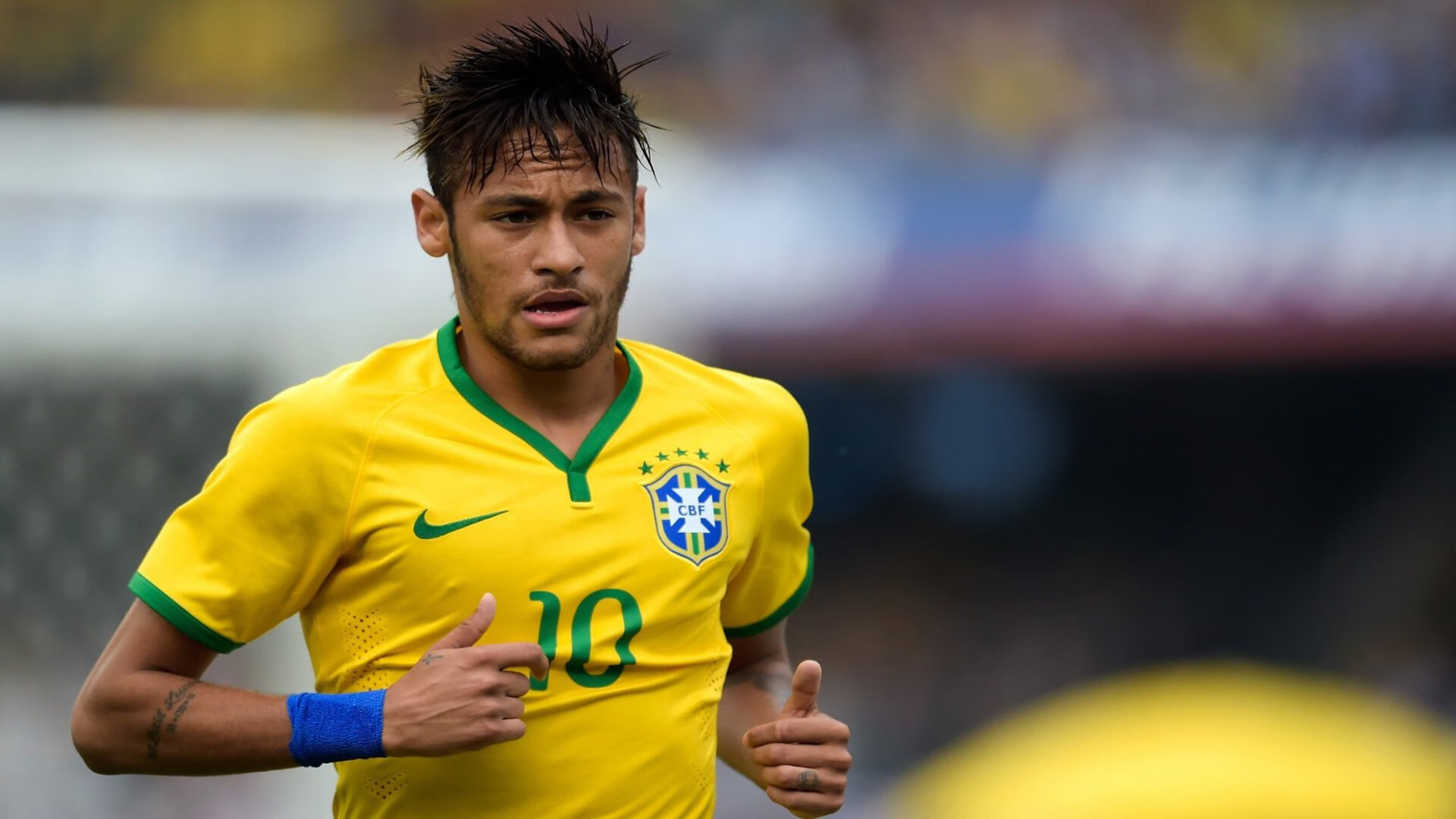 逆转与惊艳，法国足球的坚韧与桃田贤斗的羽坛艺术